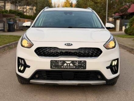 Белый Киа Niro, объемом двигателя 1.6 л и пробегом 148 тыс. км за 10000 $, фото 1 на Automoto.ua