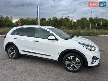 Киа Niro 2020 в Нововолынск на Automoto.ua Белый Киа Niro, объемом двигателя 0 л и пробегом 129 тыс. км за 18950 $, фото 1 на Automoto.ua