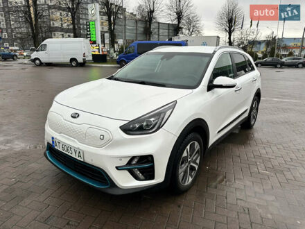 Білий Кіа Niro, об'ємом двигуна 0 л та пробігом 75 тис. км за 18300 $, фото 1 на Automoto.ua