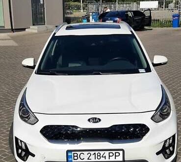 Киа Niro 2020 в Львове на Automoto.ua Белый Киа Niro, объемом двигателя 1.58 л и пробегом 64 тыс. км за 18900 $, фото 1 на Automoto.ua