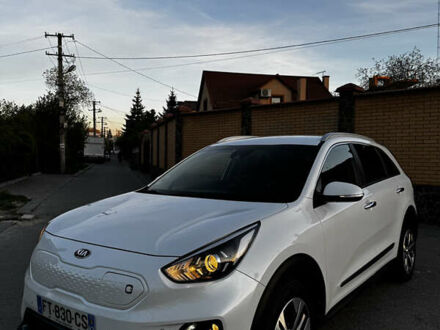 Білий Кіа Niro, об'ємом двигуна 0 л та пробігом 69 тис. км за 19500 $, фото 1 на Automoto.ua