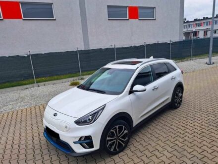 Киа Niro 2020 в Киеве на Automoto.ua Белый Киа Niro, объемом двигателя 0 л и пробегом 78 тыс. км за 11800 $, фото 1 на Automoto.ua