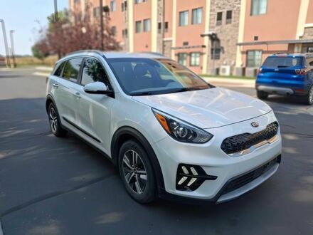 Киа Niro 2020 в Днепре (Днепропетровске) на Automoto.ua Белый Киа Niro, объемом двигателя 1.6 л и пробегом 37 тыс. км за 12500 $, фото 1 на Automoto.ua