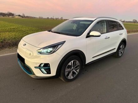 Киа Niro 2020 в Коломые на Automoto.ua Белый Киа Niro, объемом двигателя 0 л и пробегом 55 тыс. км за 12950 $, фото 1 на Automoto.ua