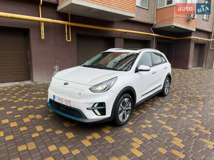 Белый Киа Niro, объемом двигателя 0 л и пробегом 152 тыс. км за 20400 $, фото 1 на Automoto.ua