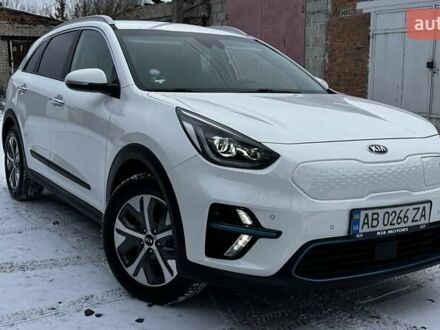 Белый Киа Niro, объемом двигателя 0 л и пробегом 160 тыс. км за 18599 $, фото 1 на Automoto.ua