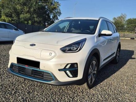 Киа Niro 2020 в Луцке на Automoto.ua Белый Киа Niro, объемом двигателя 0 л и пробегом 134 тыс. км за 19999 $, фото 1 на Automoto.ua