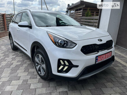 Білий Кіа Niro, об'ємом двигуна 1.58 л та пробігом 94 тис. км за 17800 $, фото 1 на Automoto.ua