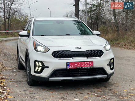 Білий Кіа Niro, об'ємом двигуна 1.6 л та пробігом 215 тис. км за 16800 $, фото 1 на Automoto.ua