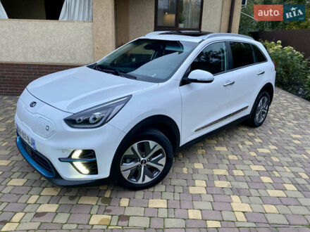 Кіа Niro 2021 у Нежине на Automoto.ua Білий Кіа Niro, об'ємом двигуна 0 л та пробігом 97 тис. км за 19995 $, фото 1 на Automoto.ua