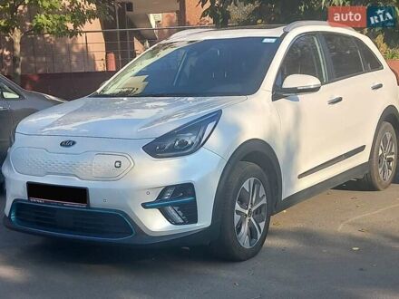 Киа Niro 2021 в Виннице на Automoto.ua Белый Киа Niro, объемом двигателя 0 л и пробегом 85 тыс. км за 21690 $, фото 1 на Automoto.ua