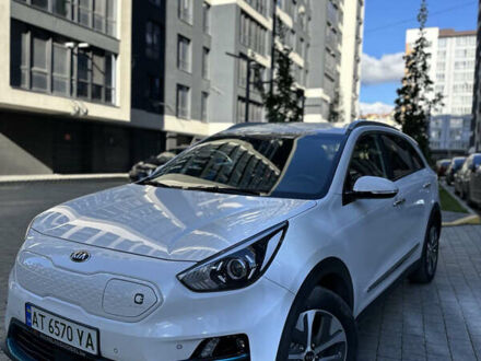 Білий Кіа Niro, об'ємом двигуна 0 л та пробігом 155 тис. км за 18300 $, фото 1 на Automoto.ua