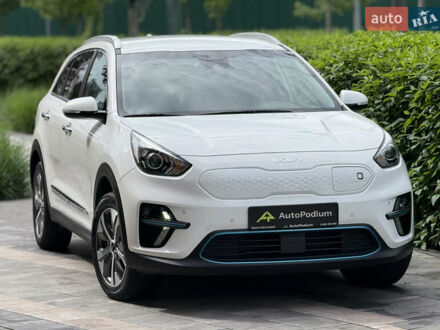 Кіа Niro 2021 у Києві на Automoto.ua Білий Кіа Niro, об'ємом двигуна 0 л та пробігом 73 тис. км за 19888 $, фото 1 на Automoto.ua