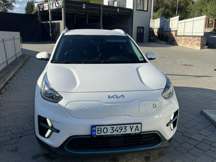Белый Киа Niro, объемом двигателя 0 л и пробегом 96 тыс. км за 19100 $, фото 1 на Automoto.ua