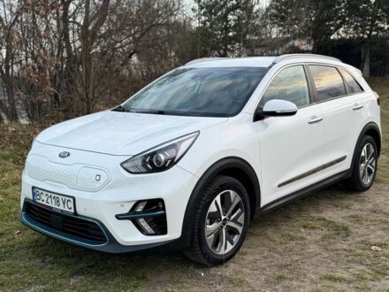Білий Кіа Niro, об'ємом двигуна 0 л та пробігом 68 тис. км за 21400 $, фото 1 на Automoto.ua