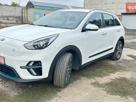 Киа Niro 2021 в Николаеве на Automoto.ua Белый Киа Niro, объемом двигателя 0 л и пробегом 141 тыс. км за 19300 $, фото 1 на Automoto.ua