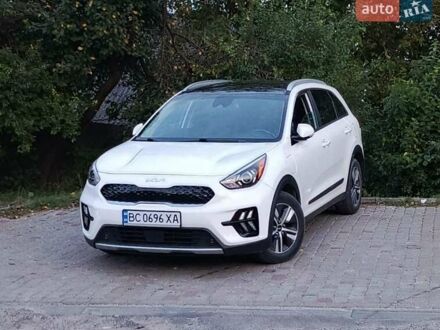 Білий Кіа Niro, об'ємом двигуна 1.58 л та пробігом 60 тис. км за 21400 $, фото 1 на Automoto.ua