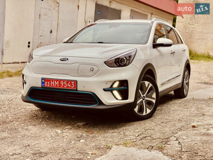 Белый Киа Niro, объемом двигателя 0 л и пробегом 134 тыс. км за 17999 $, фото 1 на Automoto.ua
