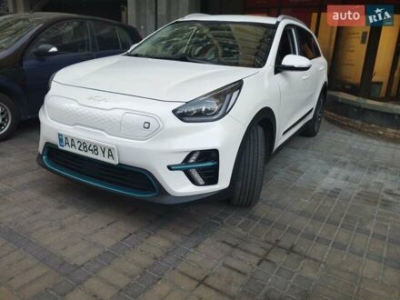 Киа Niro 2021 в Киеве на Automoto.ua Белый Киа Niro, объемом двигателя 0 л и пробегом 49 тыс. км за 16800 $, фото 1 на Automoto.ua