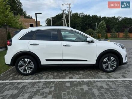 Белый Киа Niro, объемом двигателя 0 л и пробегом 112 тыс. км за 18800 $, фото 1 на Automoto.ua