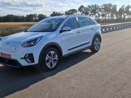 Белый Киа Niro, объемом двигателя 0 л и пробегом 118 тыс. км за 17685 $, фото 1 на Automoto.ua
