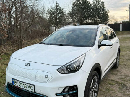 Белый Киа Niro, объемом двигателя 0 л и пробегом 68 тыс. км за 21400 $, фото 1 на Automoto.ua