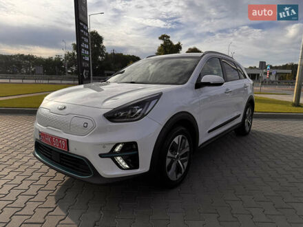 Белый Киа Niro, объемом двигателя 0 л и пробегом 120 тыс. км за 18900 $, фото 1 на Automoto.ua