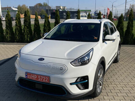 Киа Niro 2021 в Черновцах на Automoto.ua Белый Киа Niro, объемом двигателя 0 л и пробегом 147 тыс. км за 18200 $, фото 1 на Automoto.ua