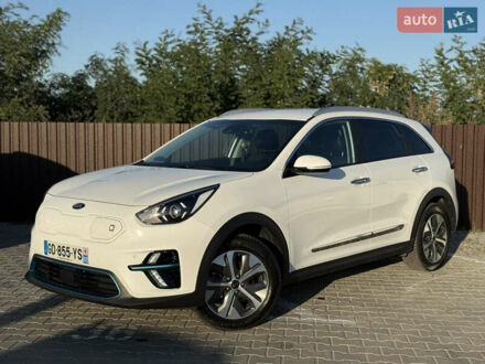 Білий Кіа Niro, об'ємом двигуна 0 л та пробігом 121 тис. км за 18950 $, фото 1 на Automoto.ua