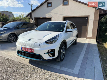Киа Niro 2021 в Хмельницком на Automoto.ua Белый Киа Niro, объемом двигателя 0 л и пробегом 119 тыс. км за 19754 $, фото 1 на Automoto.ua