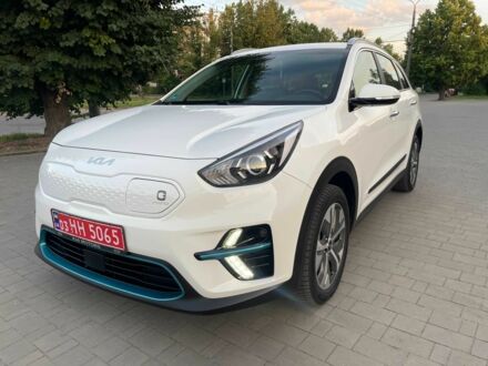 Киа Niro 2022 в Луцке на Automoto.ua Белый Киа Niro, объемом двигателя 0 л и пробегом 74 тыс. км за 19600 $, фото 1 на Automoto.ua