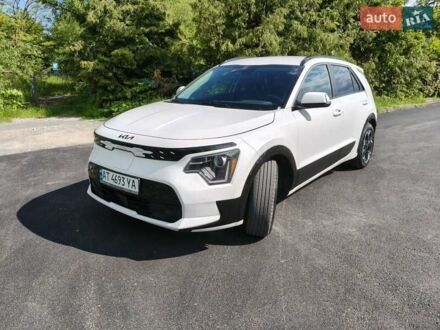 Киа Niro 2022 в Ивано-Франковске на Automoto.ua Белый Киа Niro, объемом двигателя 0 л и пробегом 88 тыс. км за 21300 $, фото 1 на Automoto.ua