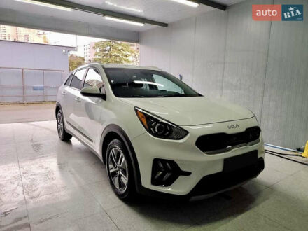Киа Niro 2022 в Киеве на Automoto.ua Белый Киа Niro, объемом двигателя 1.6 л и пробегом 55 тыс. км за 17900 $, фото 1 на Automoto.ua