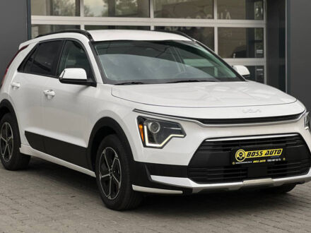 Киа Niro 2022 в Ивано-Франковске на Automoto.ua Белый Киа Niro, объемом двигателя 1.6 л и пробегом 11 тыс. км за 28990 $, фото 1 на Automoto.ua