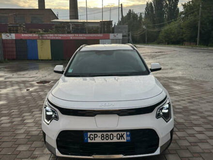 Белый Киа Niro, объемом двигателя 0 л и пробегом 1 тыс. км за 27999 $, фото 1 на Automoto.ua