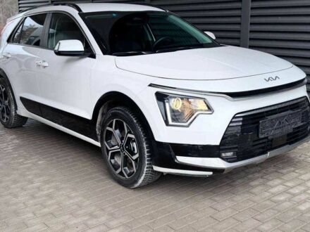 Киа Niro 2023 в Киеве на Automoto.ua Белый Киа Niro, объемом двигателя 1.6 л и пробегом 28 тыс. км за 16000 $, фото 1 на Automoto.ua