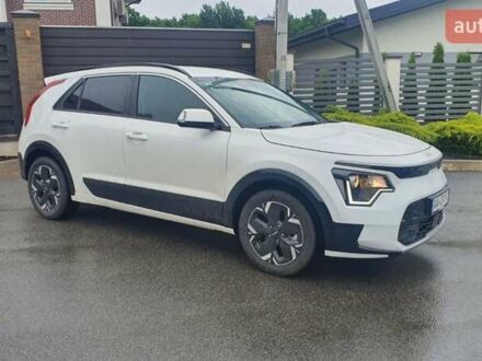 Кіа Niro 2023 у Києві на Automoto.ua Білий Кіа Niro, об'ємом двигуна 0 л та пробігом 7 тис. км за 24600 $, фото 1 на Automoto.ua