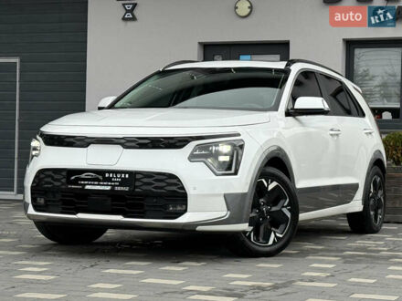 Киа Niro 2023 в Львове на Automoto.ua Белый Киа Niro, объемом двигателя 0 л и пробегом 24 тыс. км за 24700 $, фото 1 на Automoto.ua