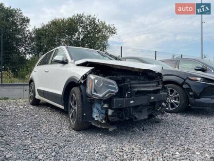 Белый Киа Niro, объемом двигателя 1.6 л и пробегом 28 тыс. км за 16999 $, фото 1 на Automoto.ua