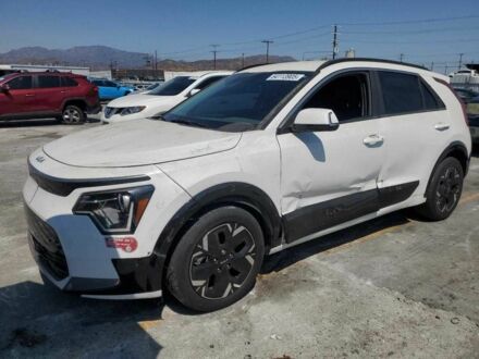 Киа Niro 2024 в Тернополе на Automoto.ua Белый Киа Niro, объемом двигателя 0 л и пробегом 50 тыс. км за 12000 $, фото 1 на Automoto.ua