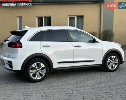 Бежевый Киа Niro, объемом двигателя 0 л и пробегом 120 тыс. км за 20400 $, фото 5 на Automoto.ua