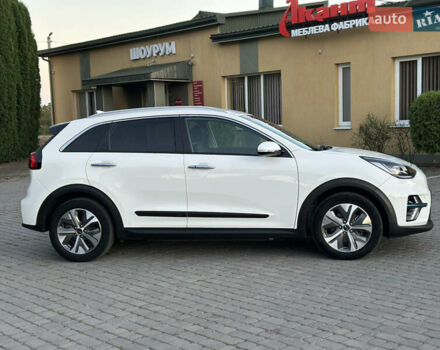 Бежевый Киа Niro, объемом двигателя 0 л и пробегом 120 тыс. км за 20400 $, фото 4 на Automoto.ua