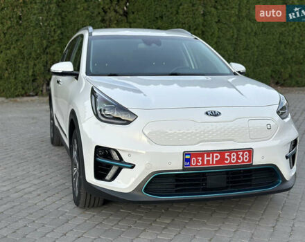 Бежевый Киа Niro, объемом двигателя 0 л и пробегом 120 тыс. км за 20400 $, фото 2 на Automoto.ua