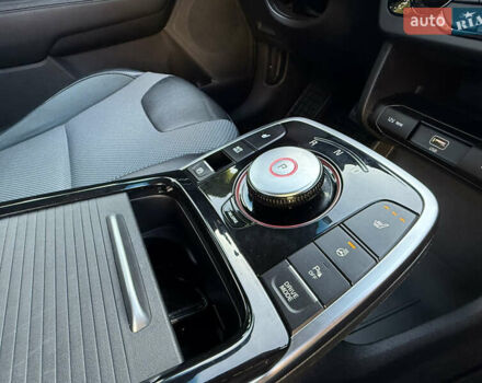 Бежевий Кіа Niro, об'ємом двигуна 0 л та пробігом 98 тис. км за 19999 $, фото 45 на Automoto.ua