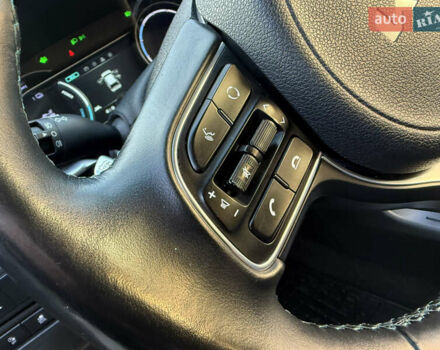 Бежевий Кіа Niro, об'ємом двигуна 0 л та пробігом 98 тис. км за 19999 $, фото 40 на Automoto.ua