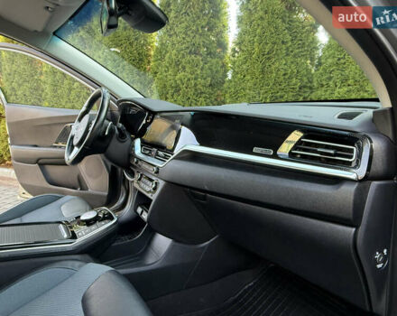 Бежевий Кіа Niro, об'ємом двигуна 0 л та пробігом 98 тис. км за 19999 $, фото 26 на Automoto.ua