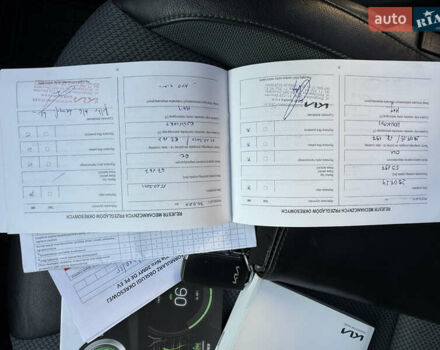 Бежевий Кіа Niro, об'ємом двигуна 0 л та пробігом 98 тис. км за 19999 $, фото 52 на Automoto.ua