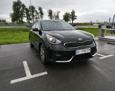 Чорний Кіа Niro, об'ємом двигуна 1.6 л та пробігом 93 тис. км за 391 $, фото 2 на Automoto.ua