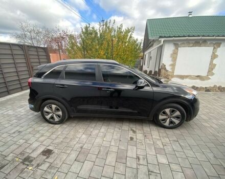Черный Киа Niro, объемом двигателя 1.6 л и пробегом 92 тыс. км за 21500 $, фото 1 на Automoto.ua