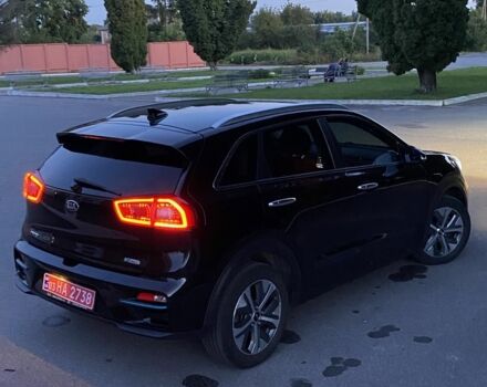 Чорний Кіа Niro, об'ємом двигуна 0 л та пробігом 160 тис. км за 16900 $, фото 3 на Automoto.ua